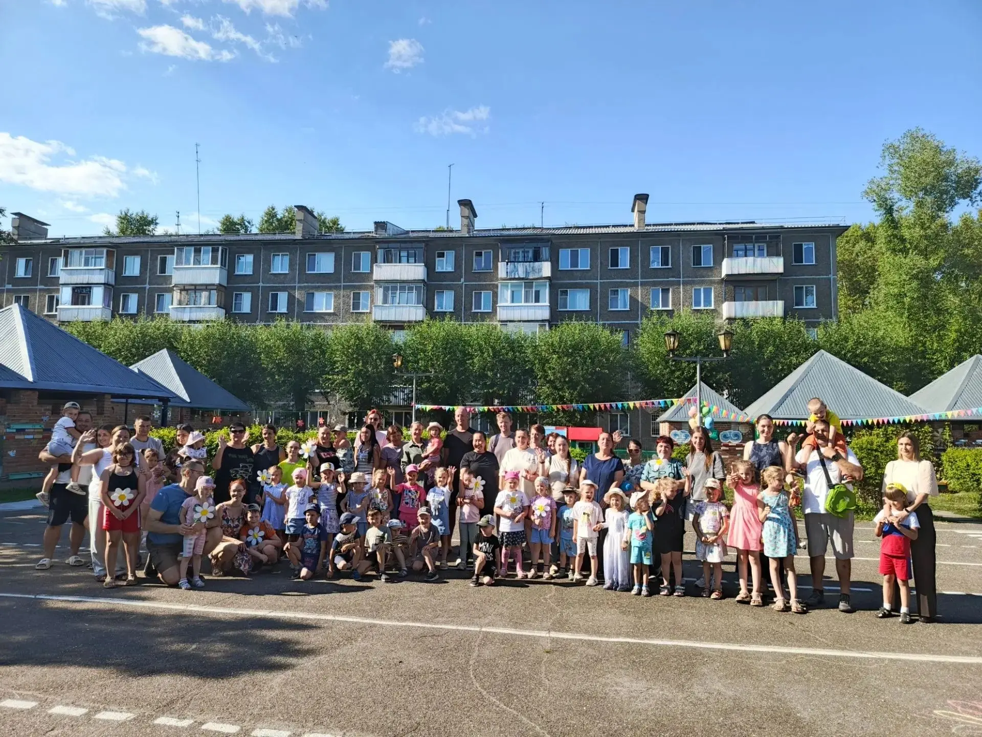 🎉 Вчера в нашем детском саду прошел замечательный праздник, посвященный Дню семьи, любви и верности