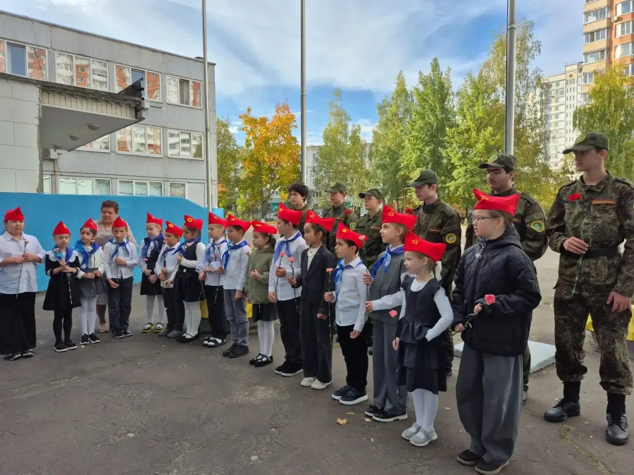 🎖️ Уроки памяти и возложение цветов