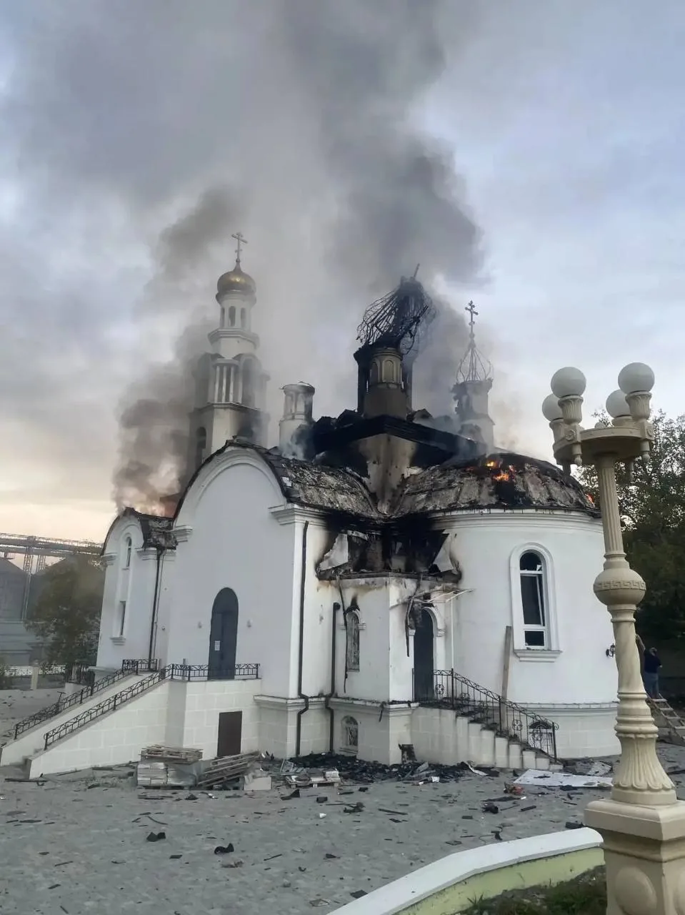 Дорогие братья и сестры, у нас поврежден храм свт Спиридона. Необходима наша помощь .