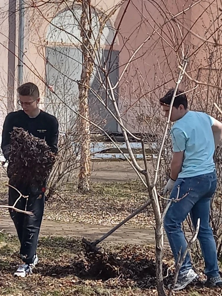 🌿 Чистый город начинается с нас! 🌿  В преддверии праздника первого мая и в рамках коммунарских сборо