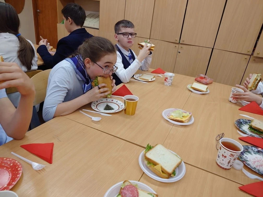 🍽️ Финальный урок 5 «М» класса с Анастасией Леонидовной — погружение в мир общепита! ✨ Учебный год п