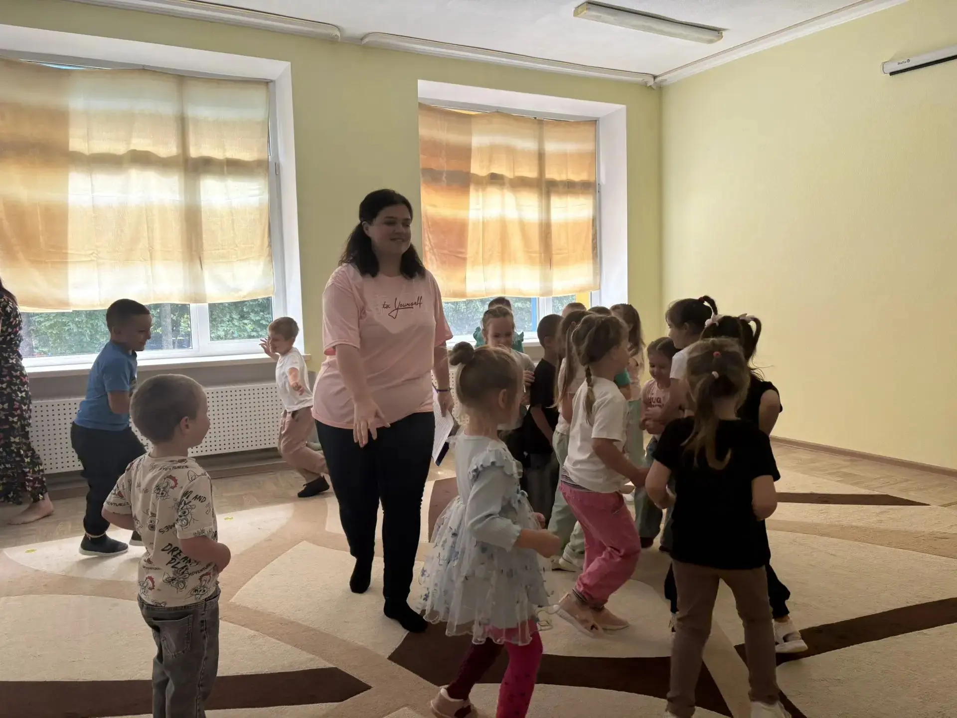 ‎🌞Сотрудники Меловского центрального Дома культуры провели для воспитанников ясли-сада...