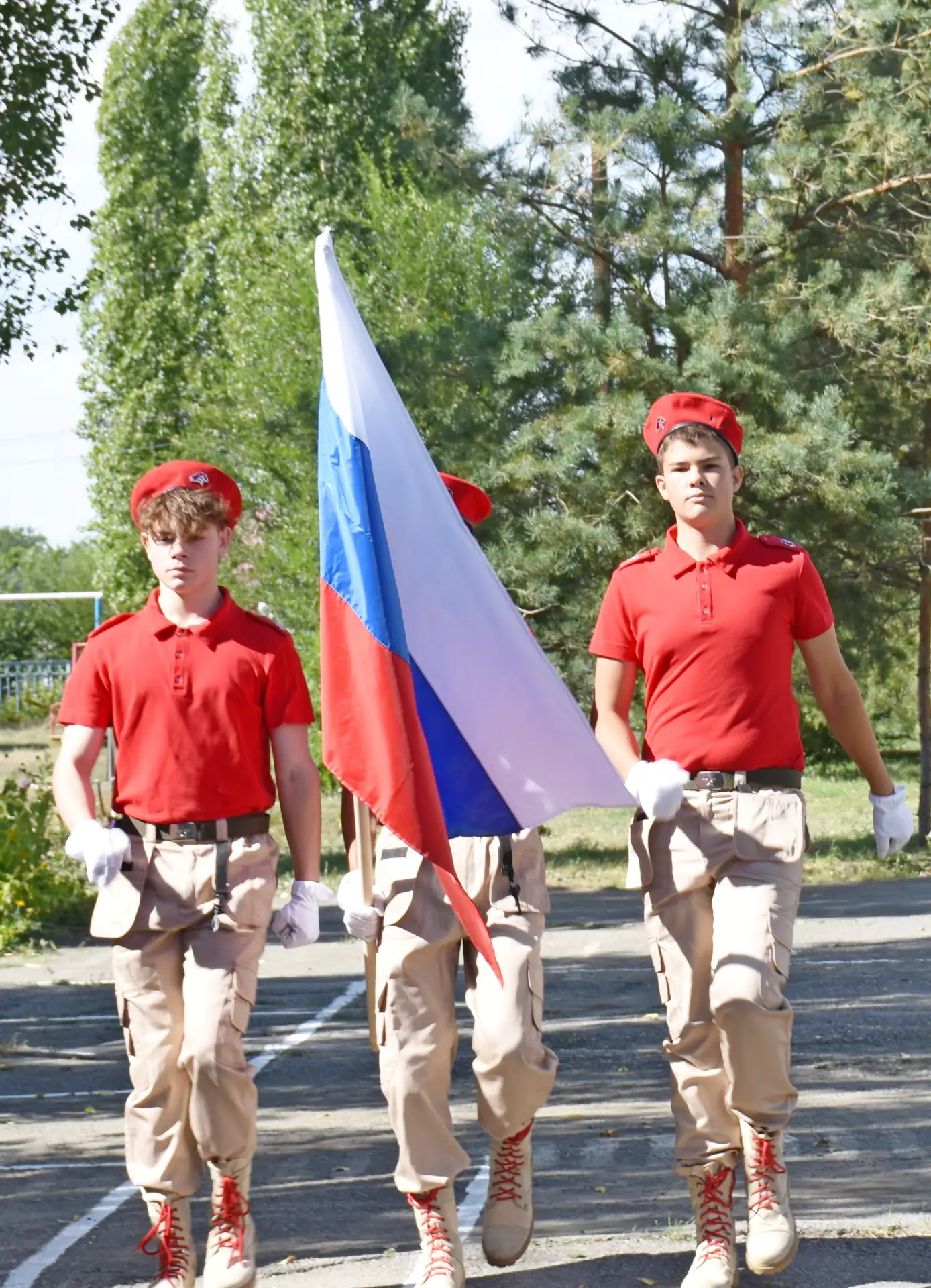 Сегодня в  селе Лебяжье прошла траурно-торжественная церемония открытии памятных досок ...