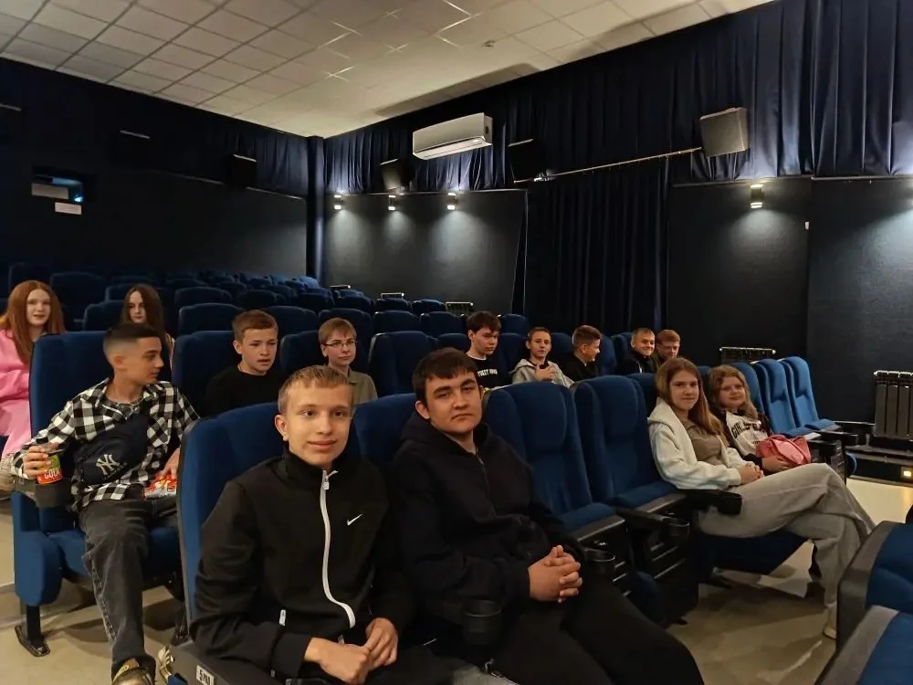 Сегодня ребята из 7, 8 и 10 классов посмотрели фильм «Своя в доску». Фильм им очень пон...