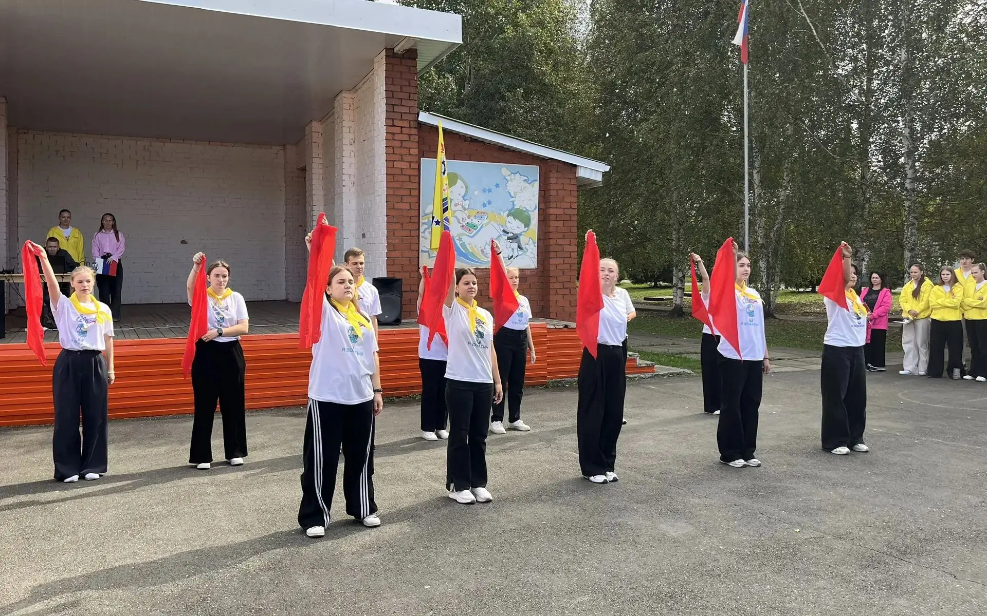 🎉 Линейка закрытия 5‑й смены в лагере «Звёздный»!