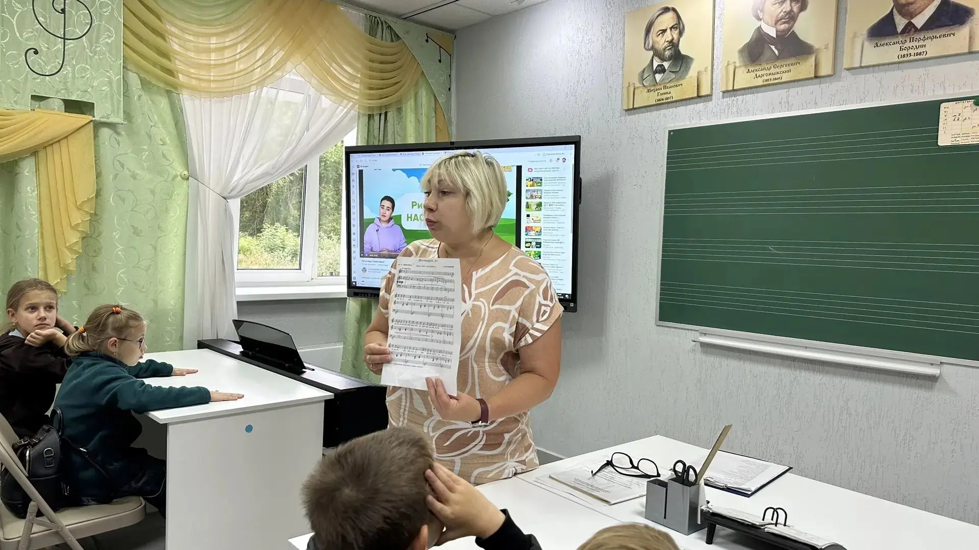 14.07.2026 г.  И снова ребята школьного лагеря в гостях у  музыкальной школы. Встреча с живой музыко