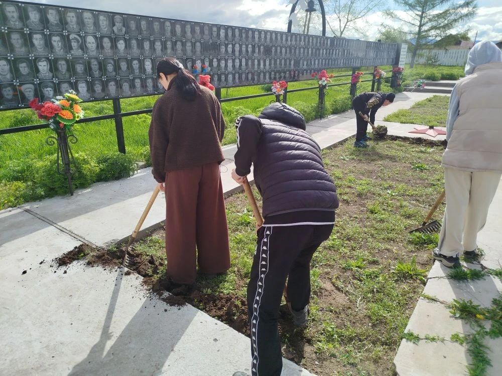 🌱 Старт пятой трудовой четверти в нашей школе! 🍃
В нашей школе с радостью объявляем о начале пятой