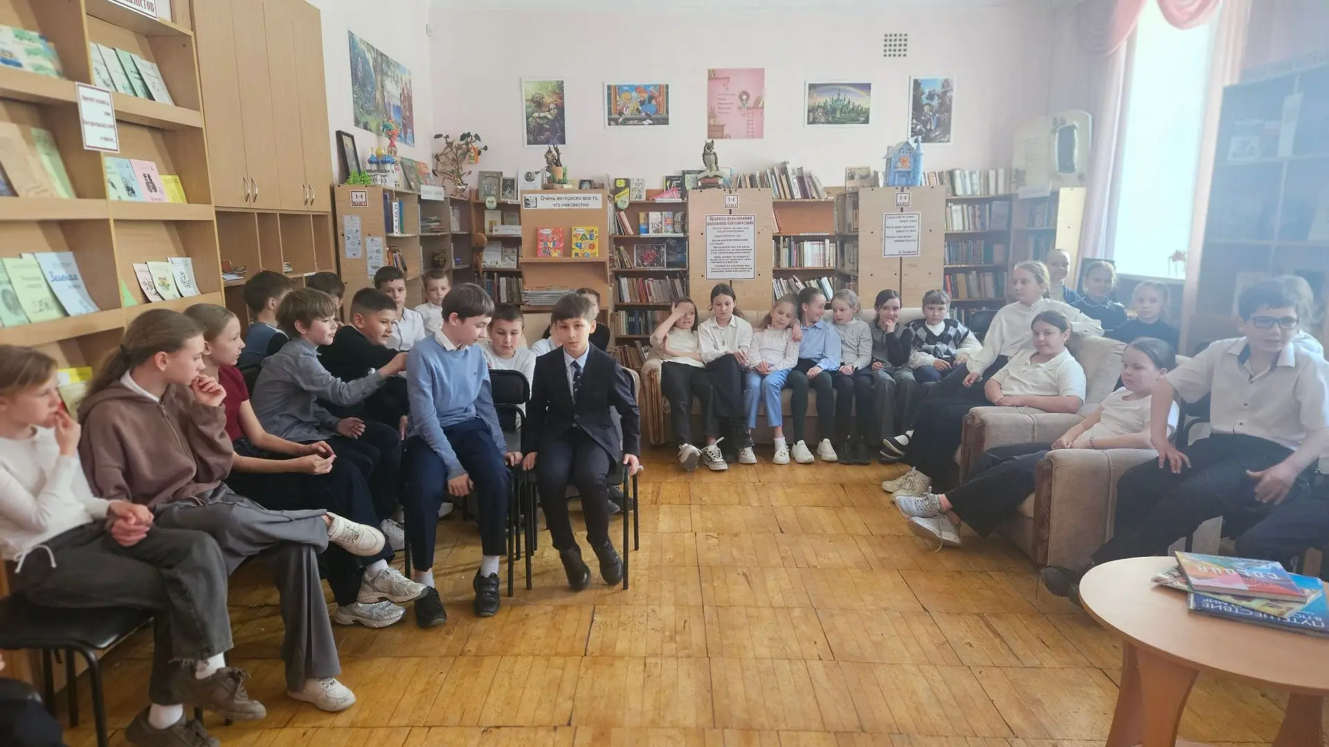 "БИБЛИОТЕКА"📚  В библиотеке Первой гимназии  прошел увлекательный урок, посвященный истории русской 
