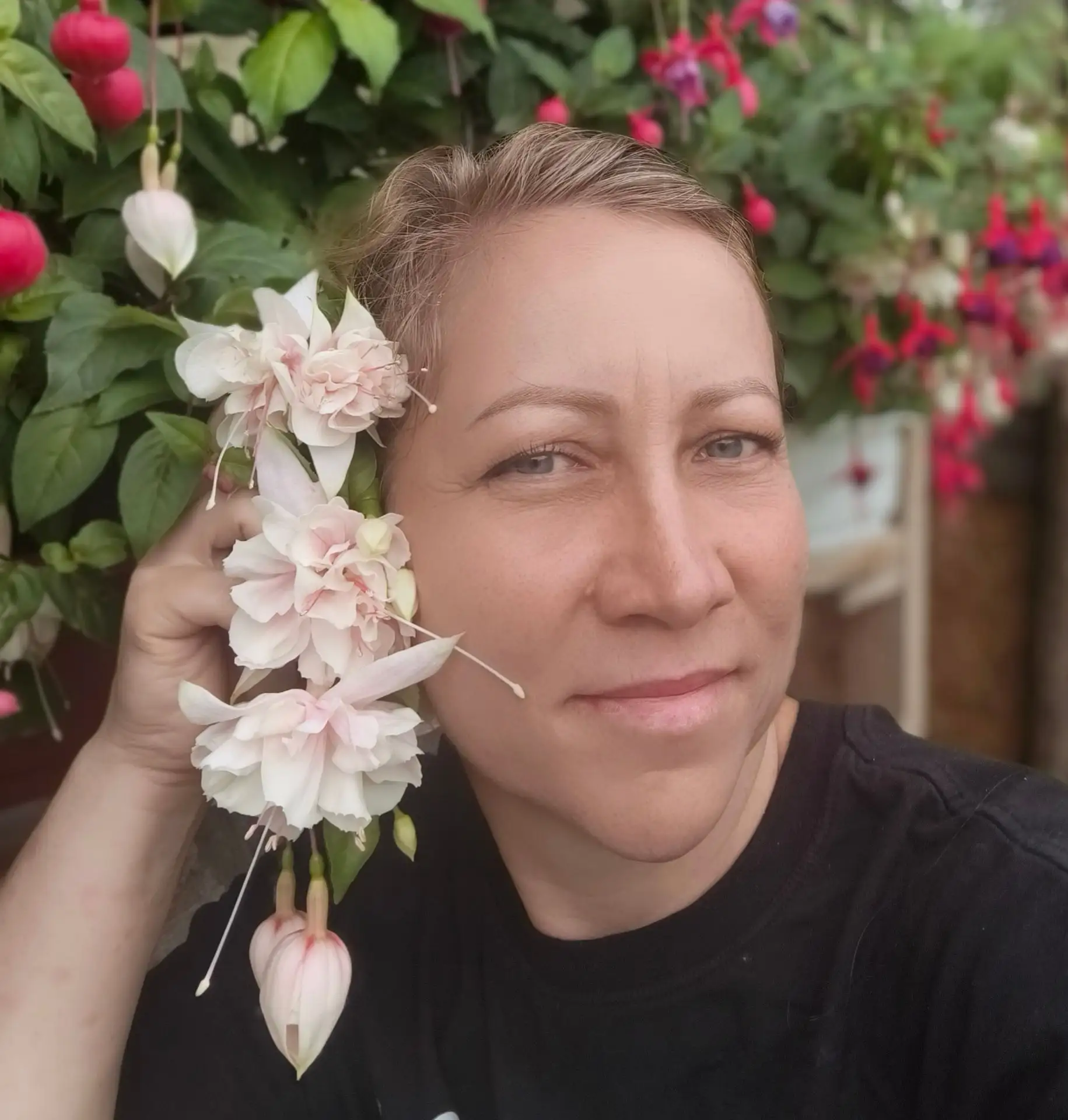 Секреты пышного цветения фуксии: коротко и по делу! 🌺