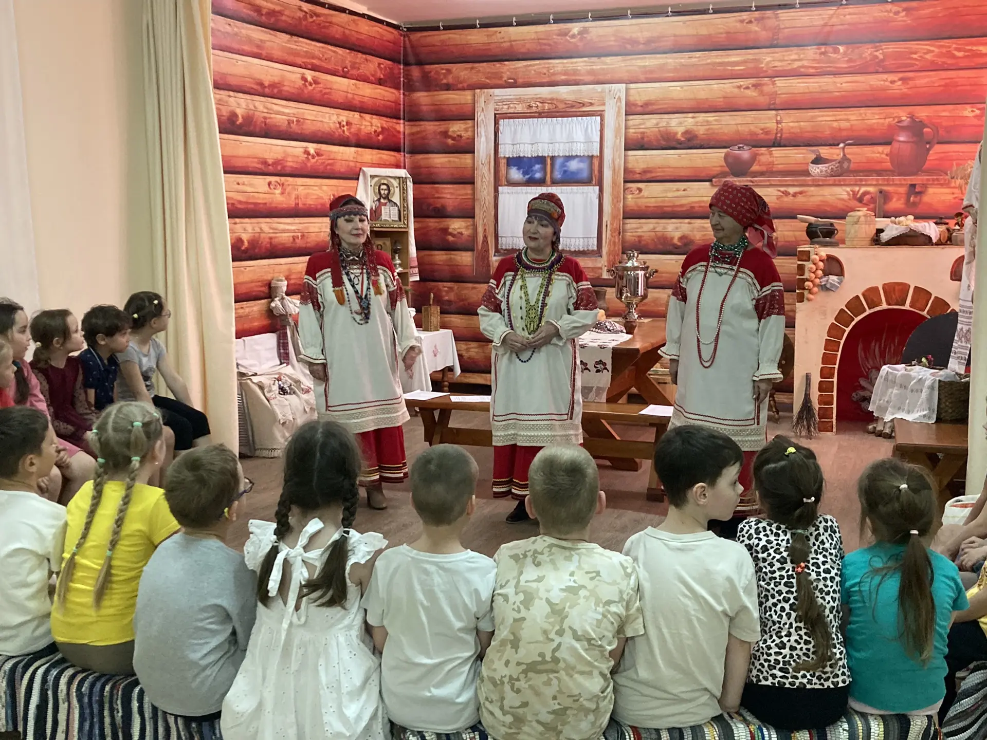 Продолжается сотрудничество детского сада с социальными партнерами.