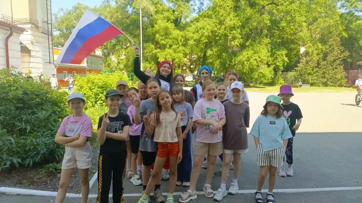 Поторопись честной народ, русские забавы вас ждут 🏋️‍♂️

Сегодня школьный двор превратился в настоя