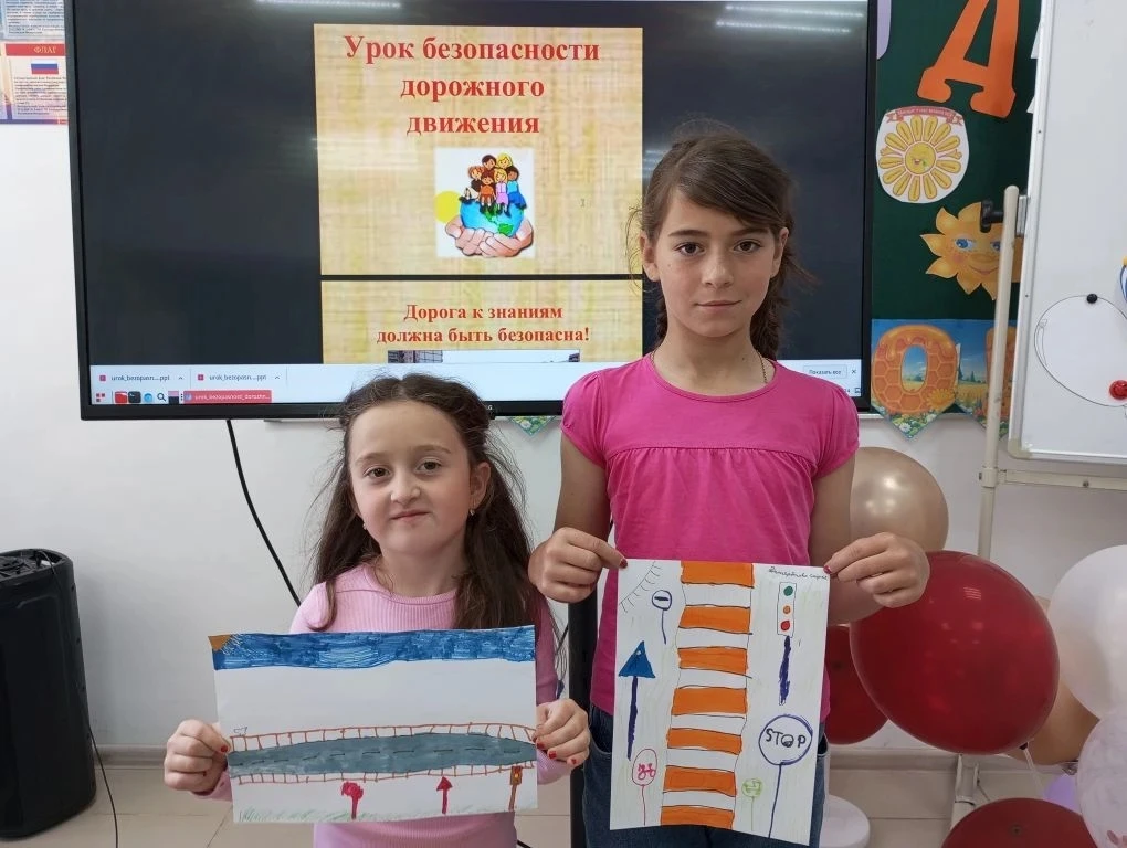 😀Третий день в лагере "Амара" начался с бодрой зарядки, ведь, как известно, "в здорово...