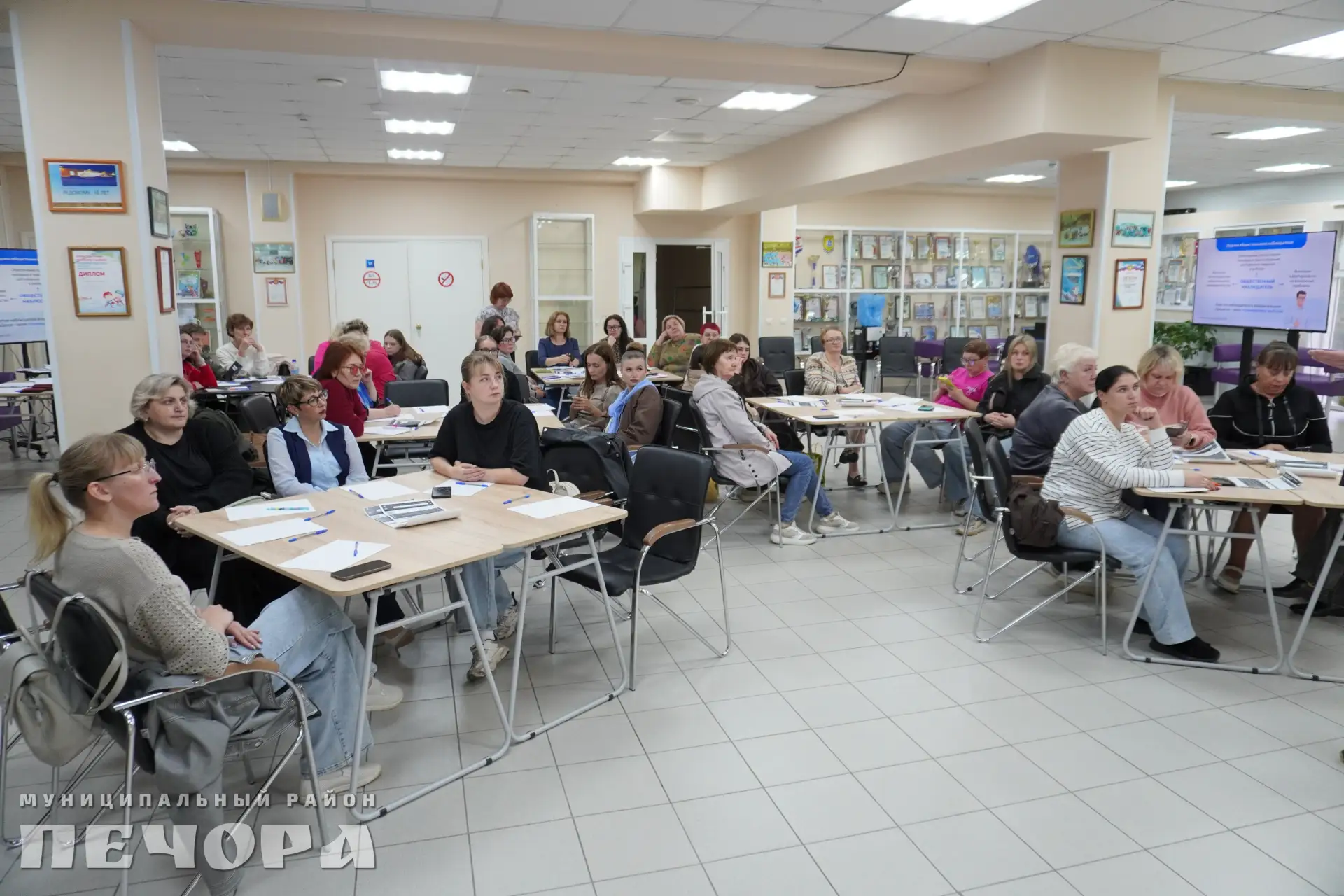 В Печоре прошел обучающий семинар для наблюдателей. Спикеры рассказали собравшимся о пр...