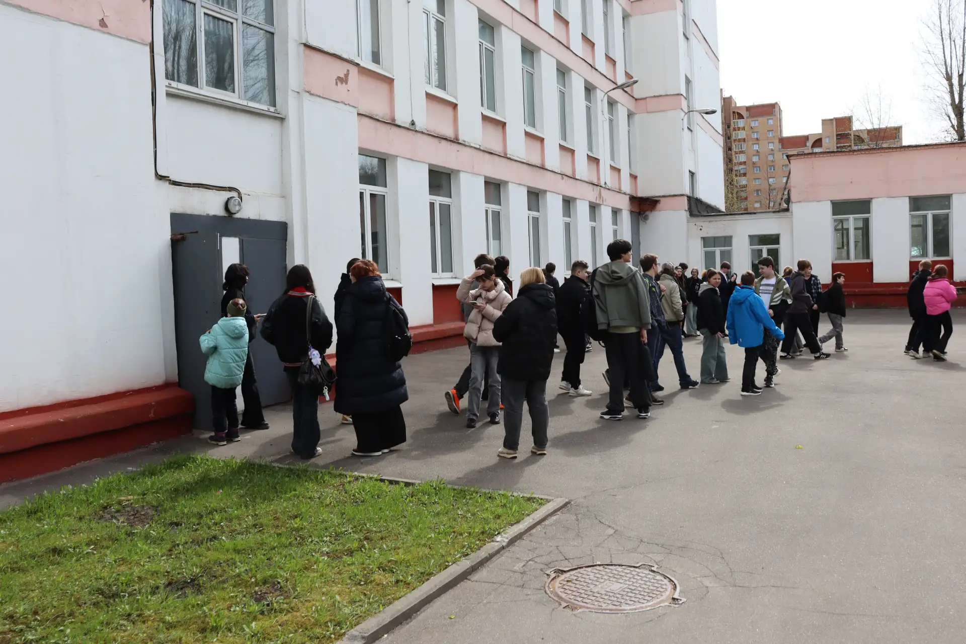 🚨 Сегодня наша школа показала, как действует команда!    🏫 Сегодня во всех корпусах нашей школы прош