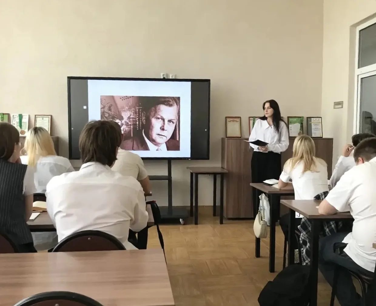 Открытый урок литературы Татьяны Сергеевны Быстровой прошёл на одном дыхании! 🍂 

Молодой педагог в