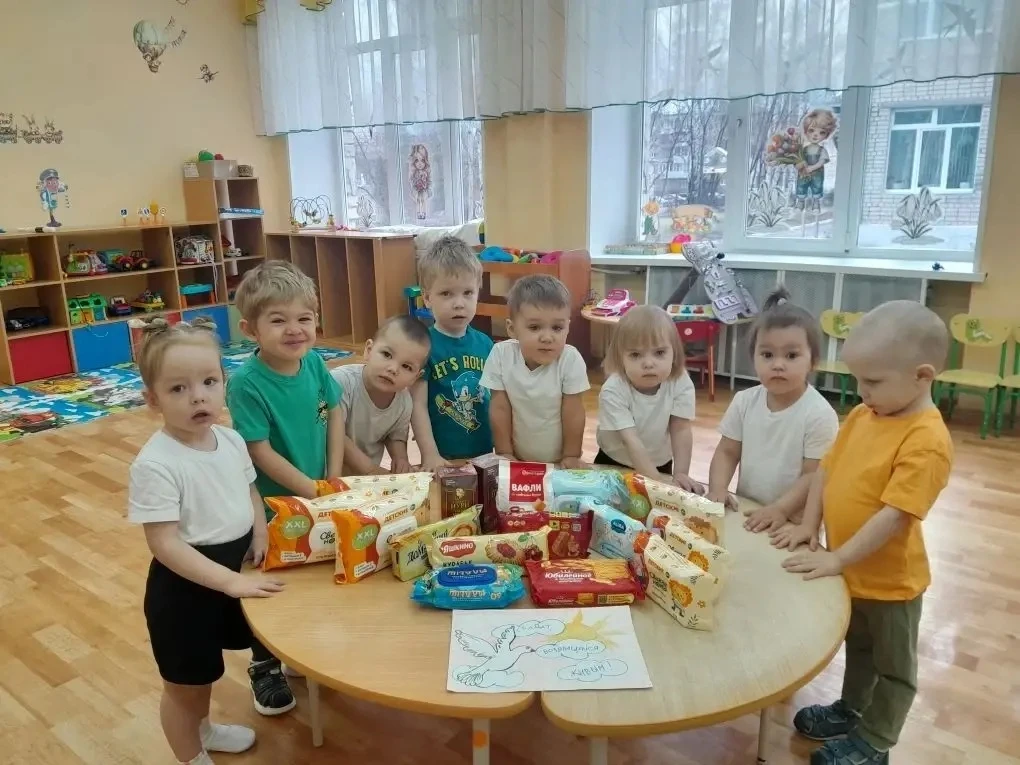 🕊️В предверии 9 мая наш детский сад принял участие в акции "Посылка солдату". 📦