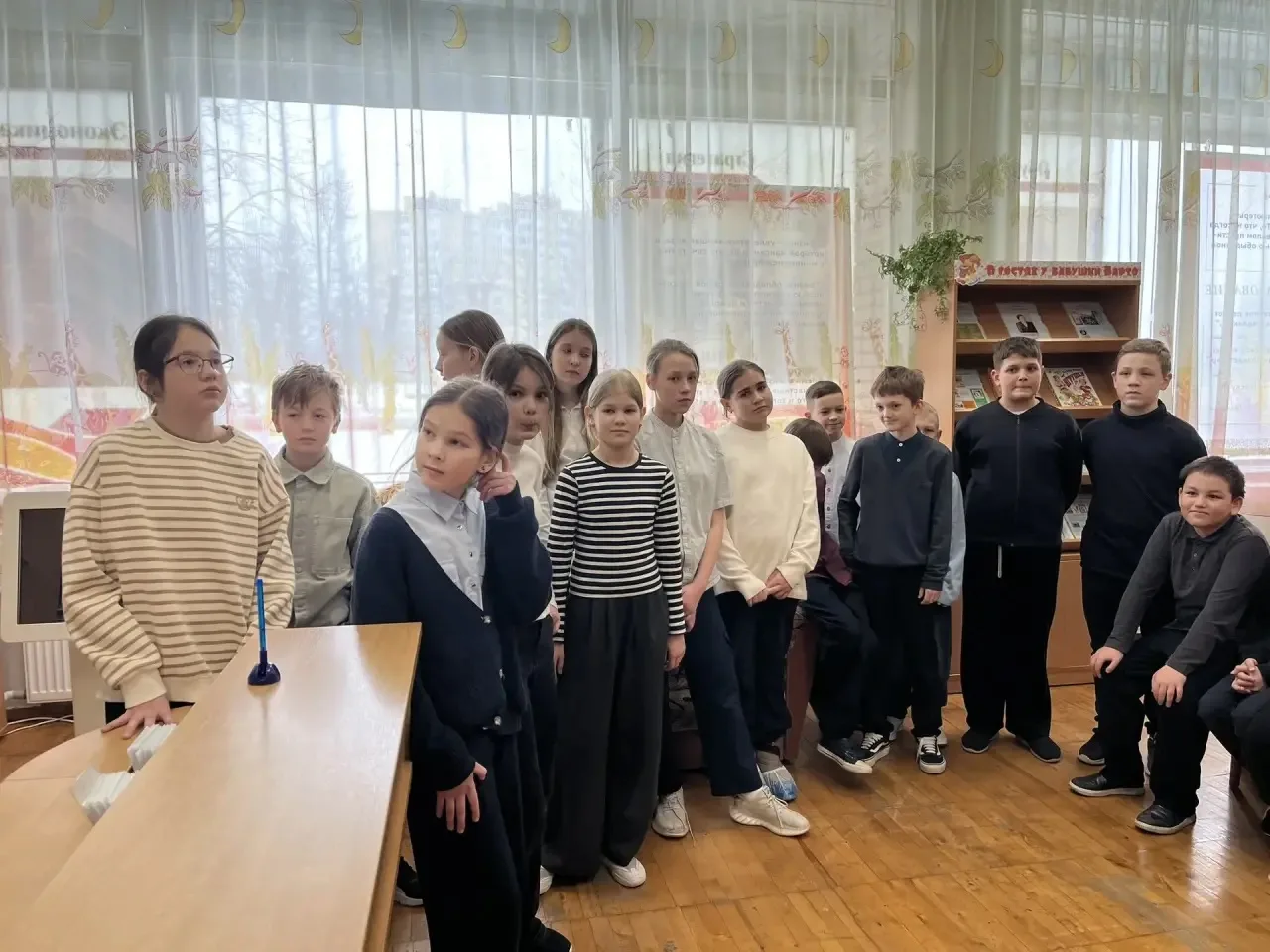 Экскурсия в детскую библиотеку — открываем мир книг!  Сегодня ребята из 5 Б класса посетили детскую 