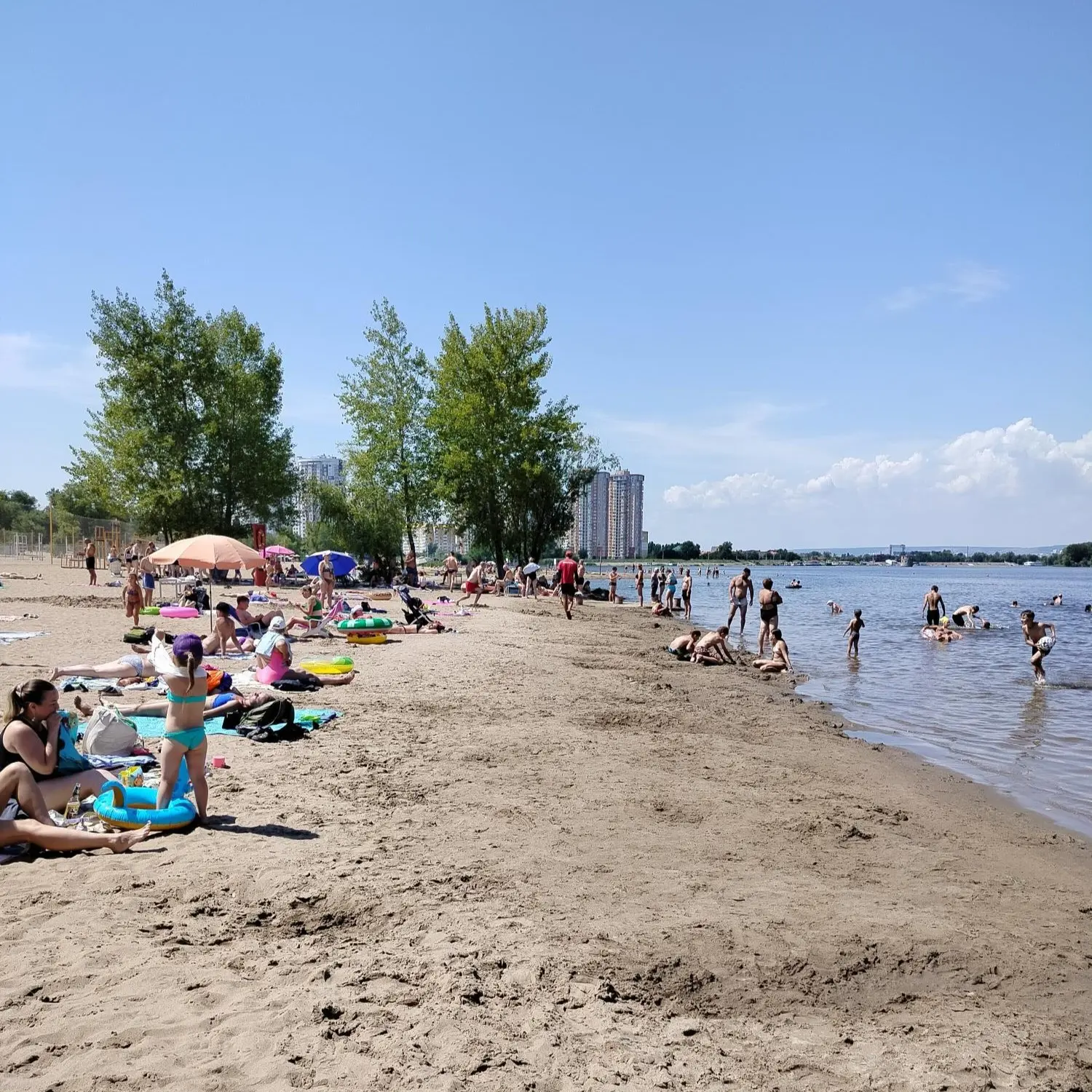 🏖️ Пляжный сезон в Саратовской области стартует 12 июня

Температура воды в Волге уже приблизилась 