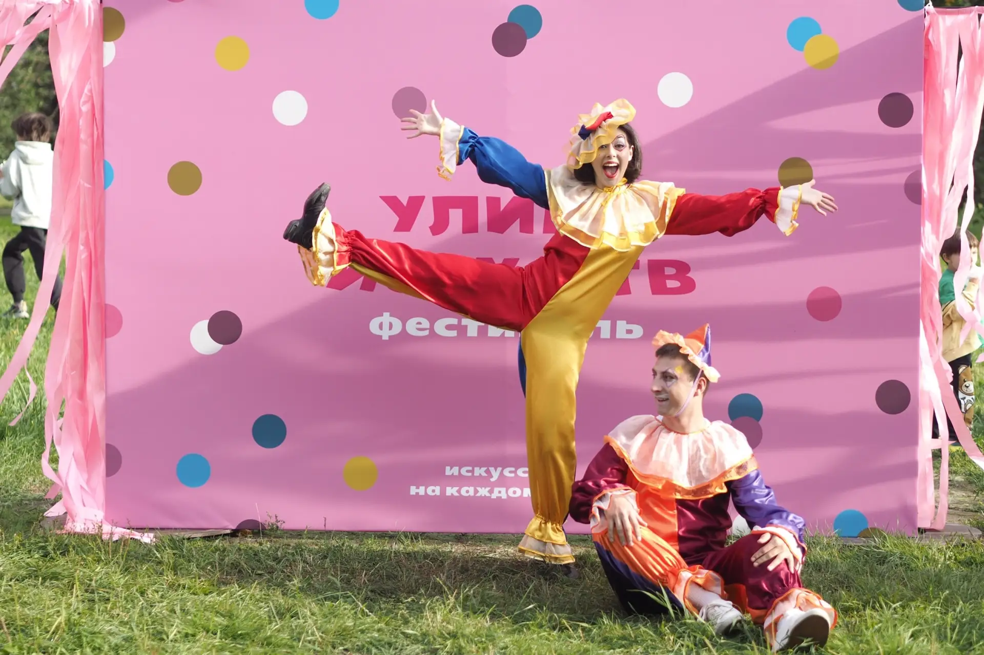🎭 Сегодня на Долгоозёрной прошел традиционный фестиваль «Улица искусств»
