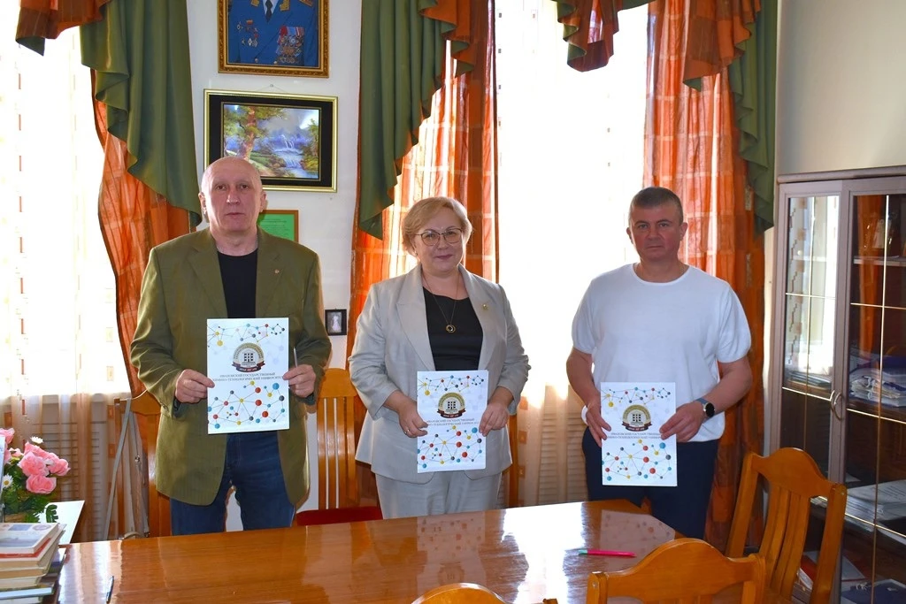 Расширяем сеть сотрудничества с колледжами🤝

Состоялось подписание соглашения с Кировским индустриа