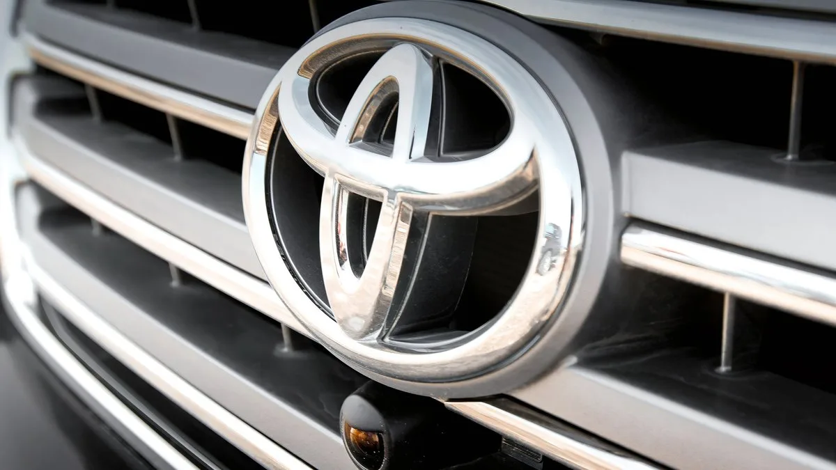 Обслуживание автомобилей Toyota
