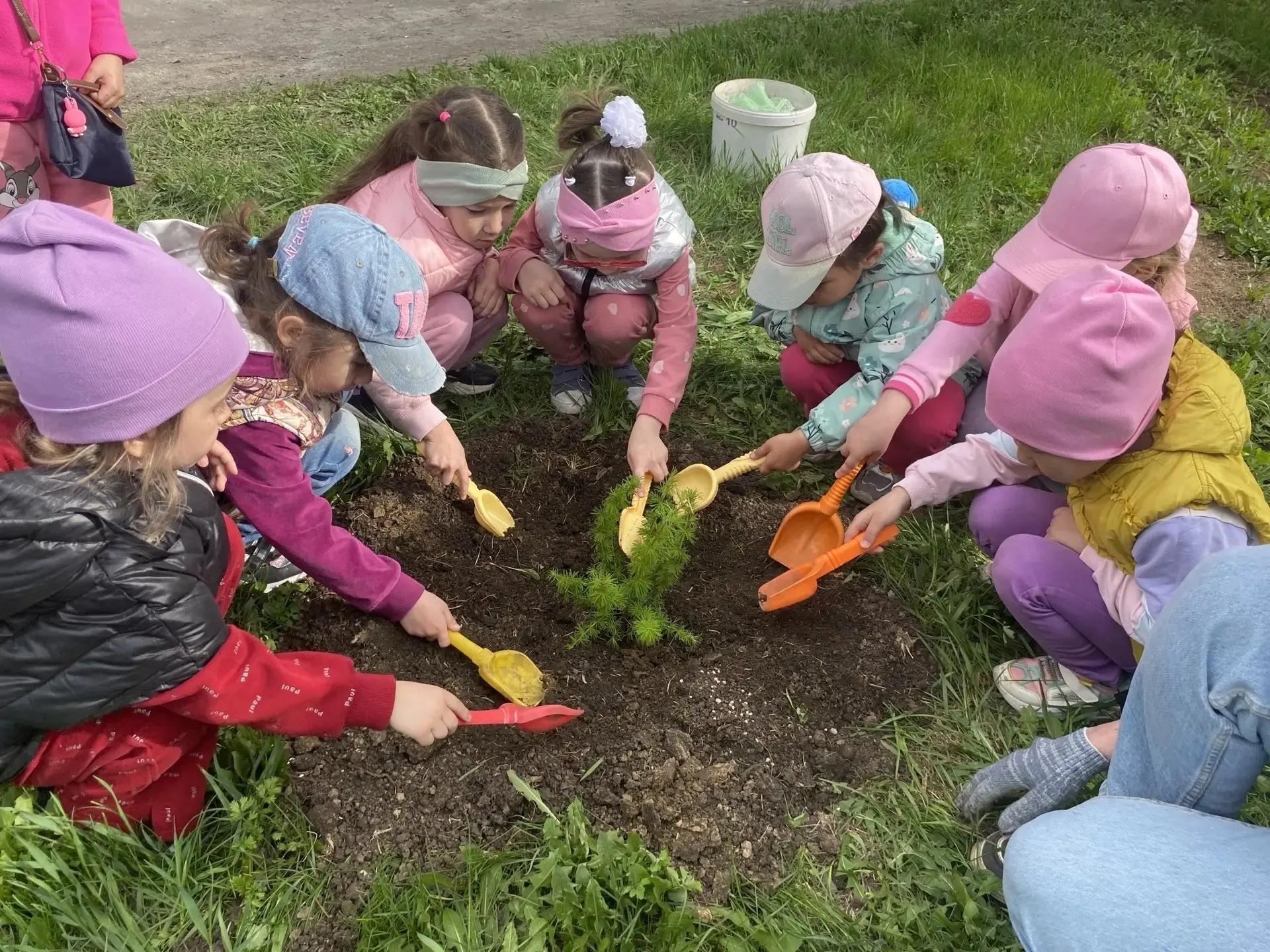 🌳 «Сад Памяти» — напоминание о подвиге 🌳

🌲 8 мая 2026 года в нашем дошкольном учреждении состоял