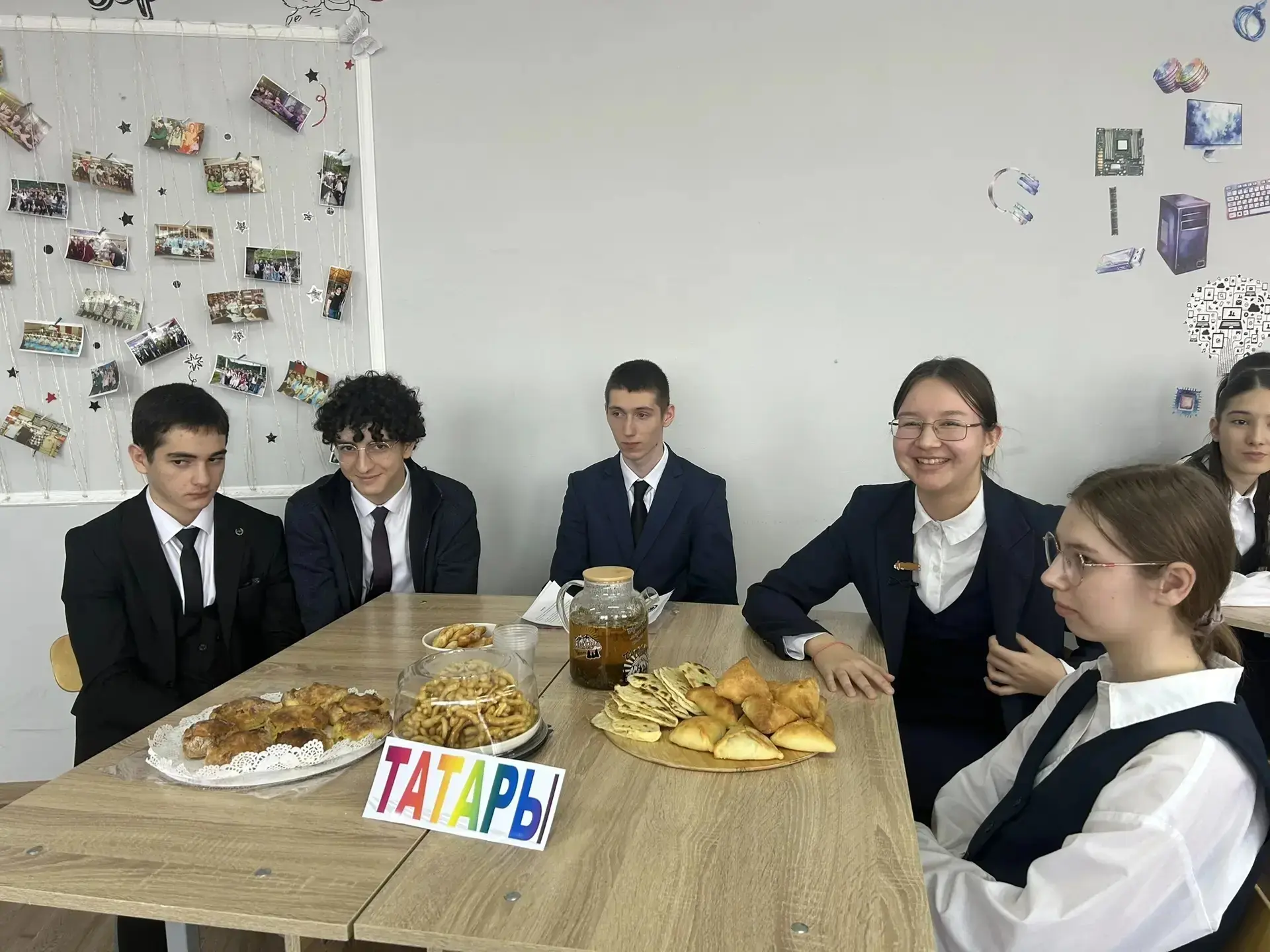 21 марта в 9 "Г" классе прошел открытый классный час "Сила России - в единстве народов!" 🇷🇺✨   Мероп