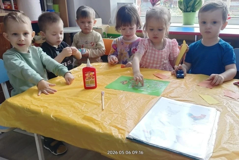 «Развиваем мелкую мотор  ику: аппликация с использованием техники рваной бумаги»