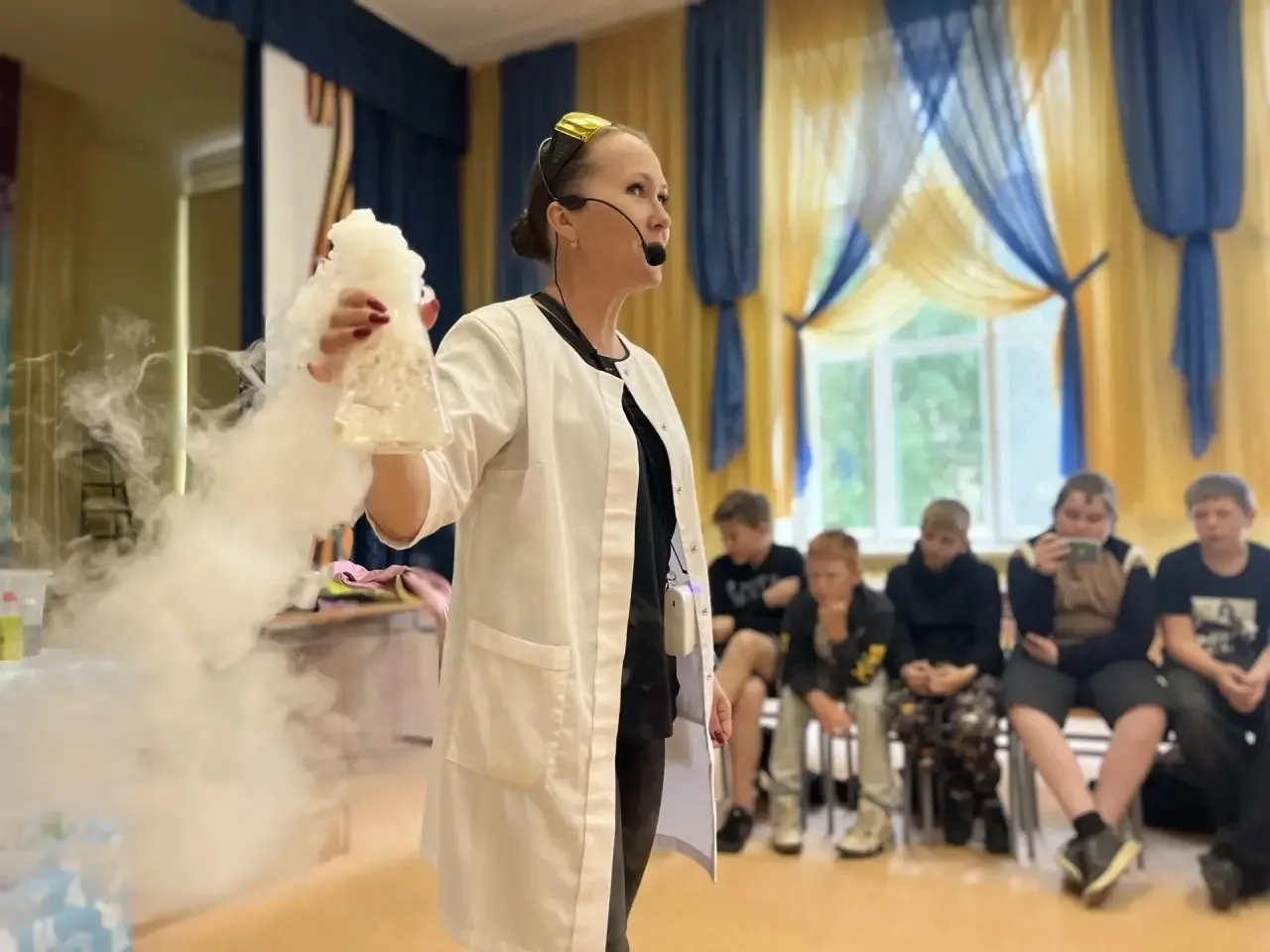 🧪 В гостях у «Сумасшедшей лаборатории»: когда наука становится шоу! 🧊
