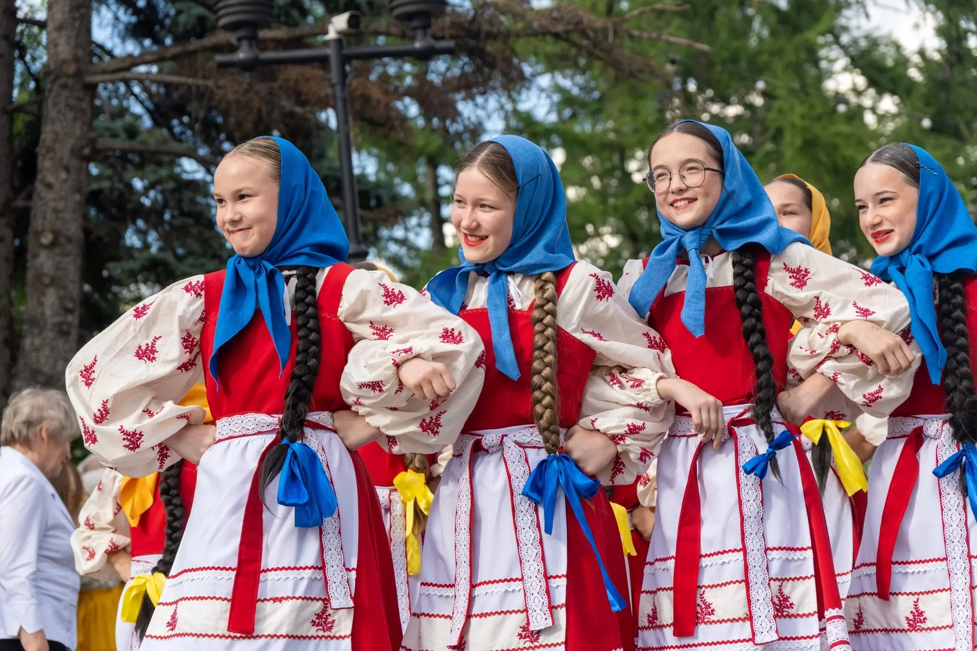 Яркие кадры наших коллективов с патриотического концерта «Березы России» на Советской площади. 

Все