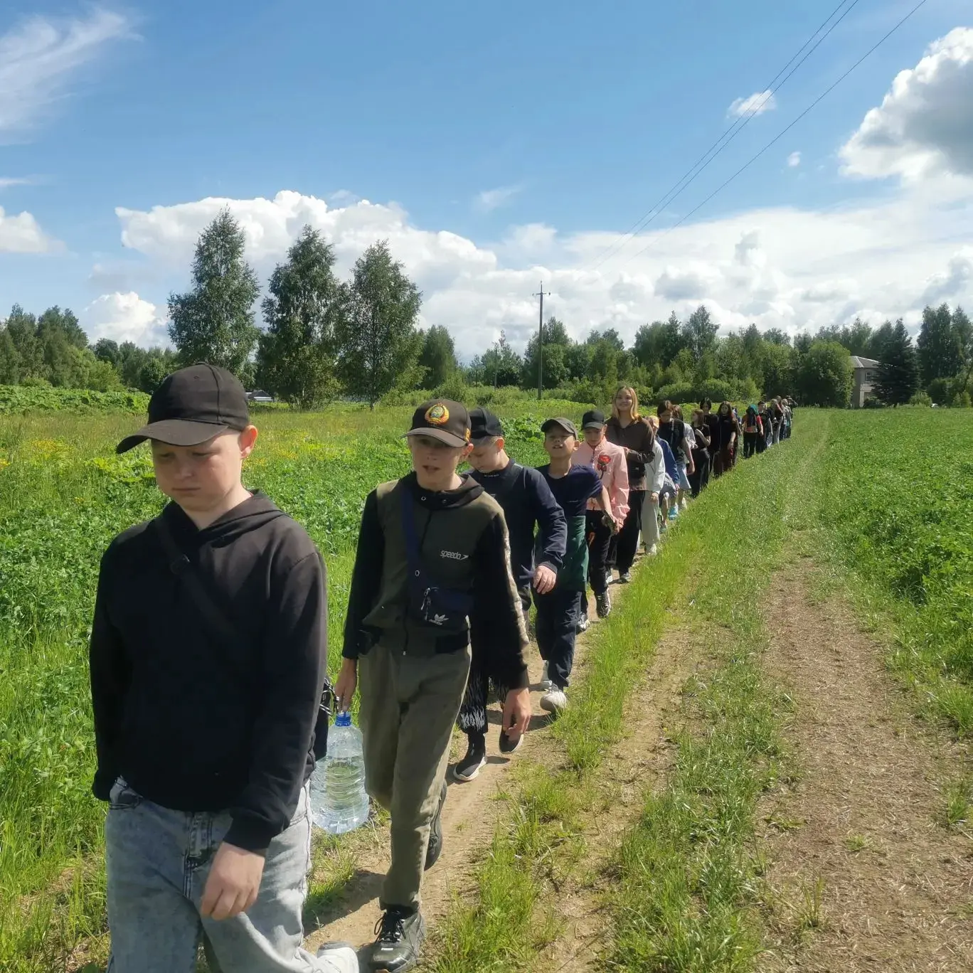 В четвертый день палаточного лагеря "Храборы" был организован поход к местам захоронени...