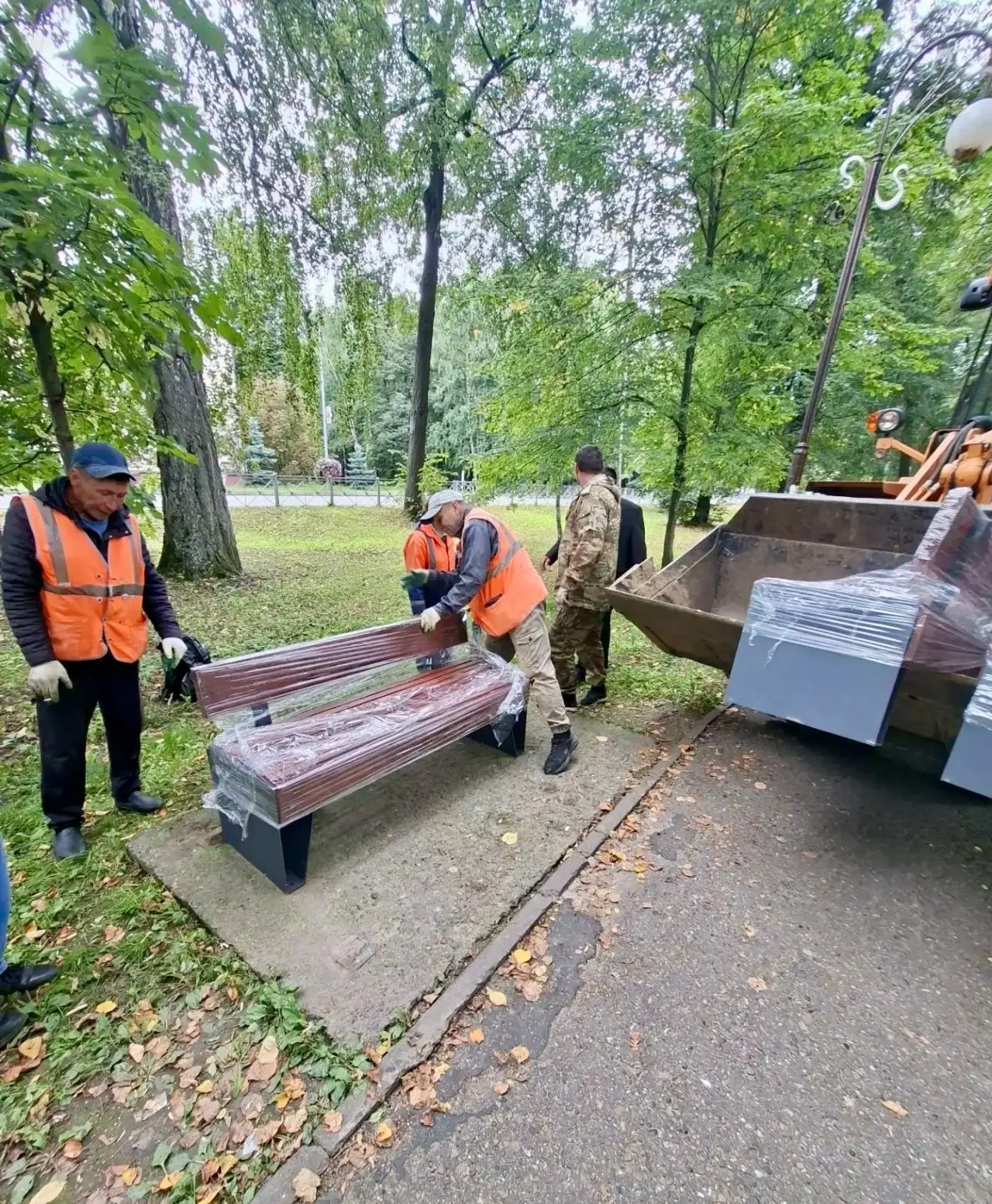 ✅ «Соловьиная роща»га яңа эскәмияләр урнаштырыла