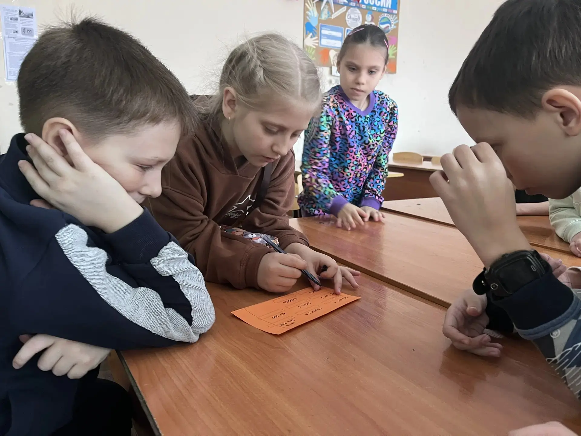 Сегодня в нашей школе с размахом прошла квест-игра «Математическая шкатулка» для второклассников! 🧩✨