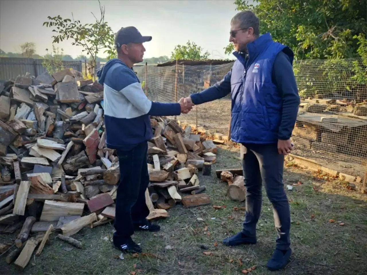 🔵 Нижнесерогозские единороссы взяли шефство над семьей Ольги Демьяненко.