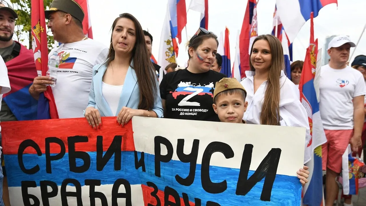 ЕС ТРЕБУЕТ ОТ СЕРБИИ СОКРАТИТЬ ВЫДАЧУ ВНЖ РОССИЯНАМ