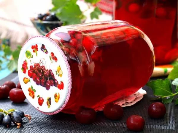 КОМПОТ ИЗ ВИШНИ И СМОРОДИНЫ

Ингредиенты
Смородина чёрная 100 г
Вишня 100 г
Сахар 100 г
Лимонная кис
