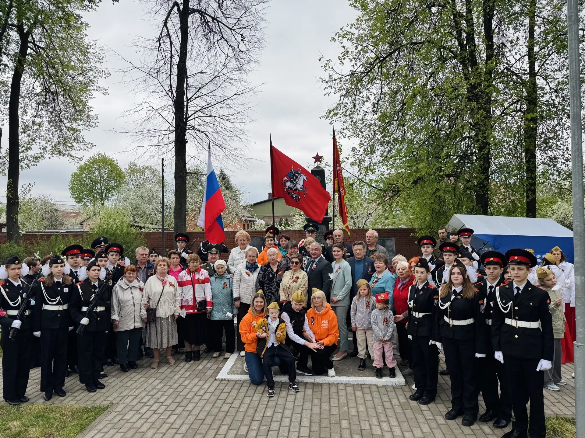🇷🇺Память, которая живёт в сердце.   8 и 9 мая, по доброй традиции, кадеты-юнармейцы из отряда гварди