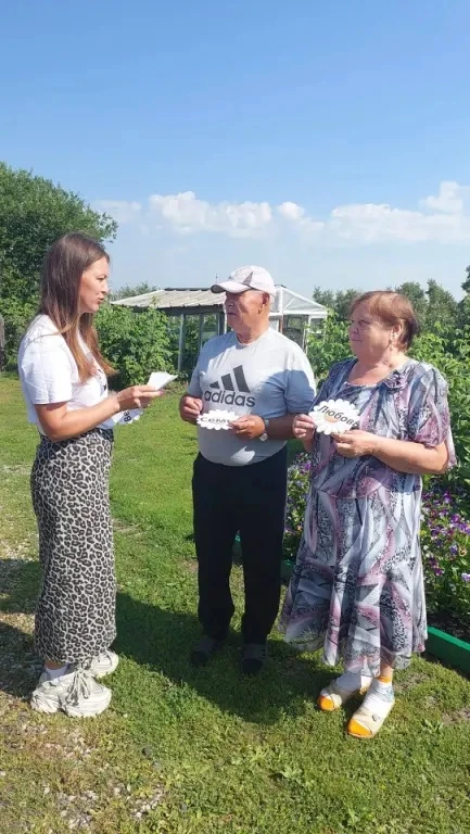 Ромашки, добрые слова и частичка тепла: акции в Тисульском округе
В День семьи, любви и верности раб