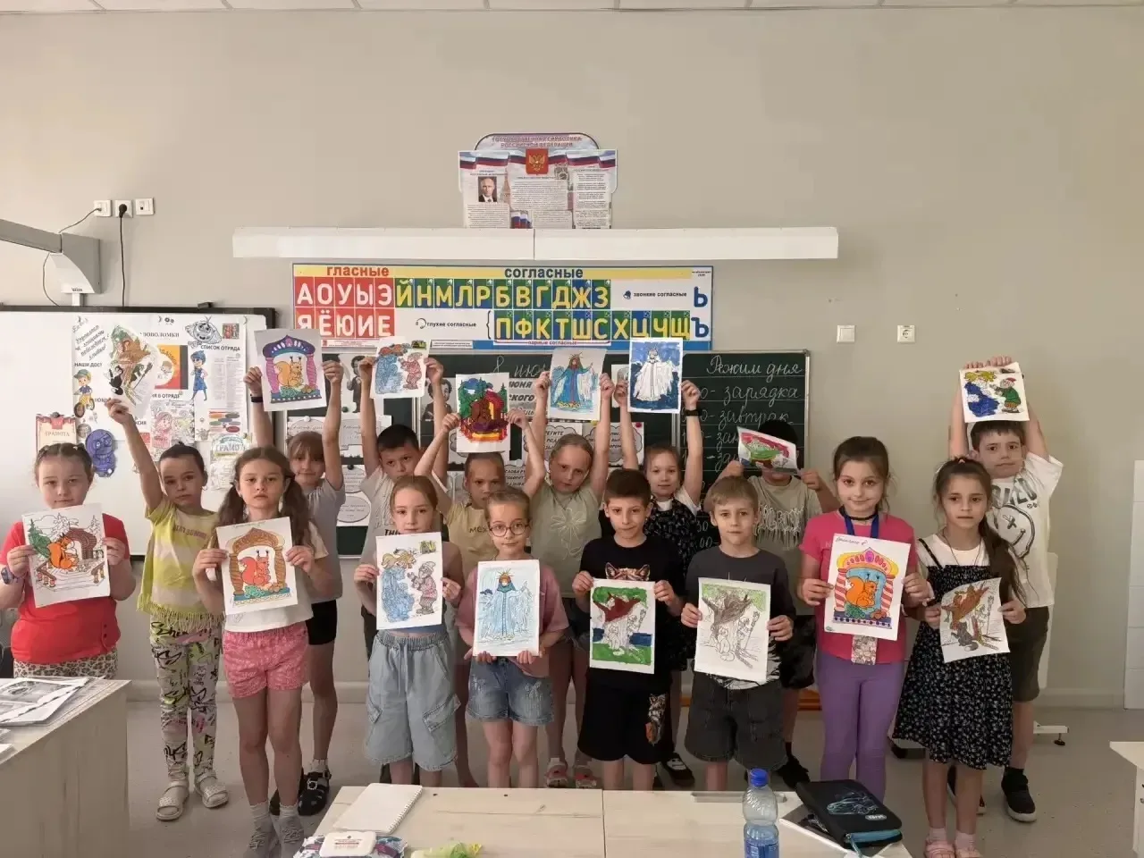 С Вами на связи детский пришкольный лагерь «Вектор Успеха» ☀️
❤️8 июня❤️

1 отряд 🚩
День русского я