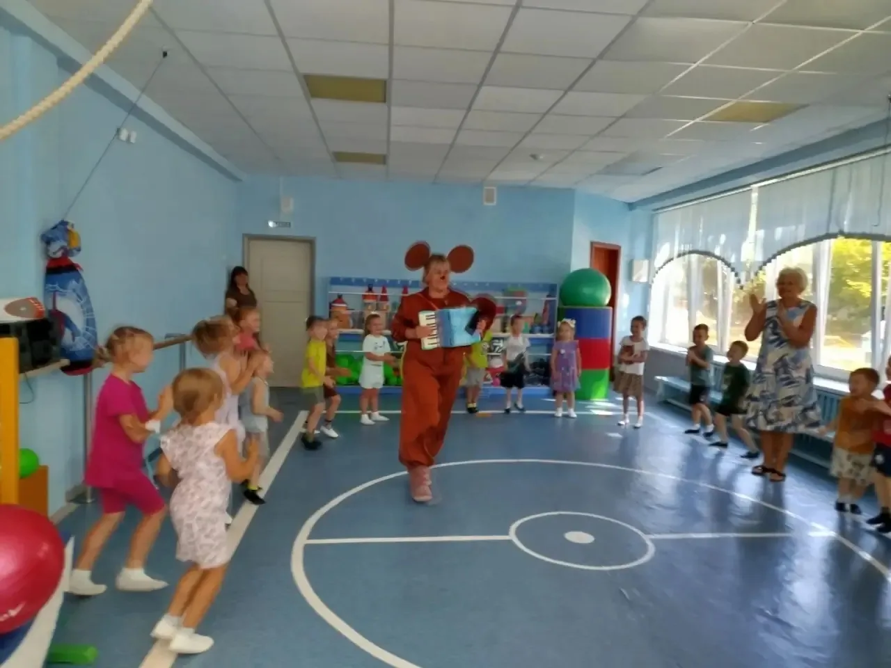 ДЕНЬ РОЖДЕНИЯ ЧЕБУРАШКИ