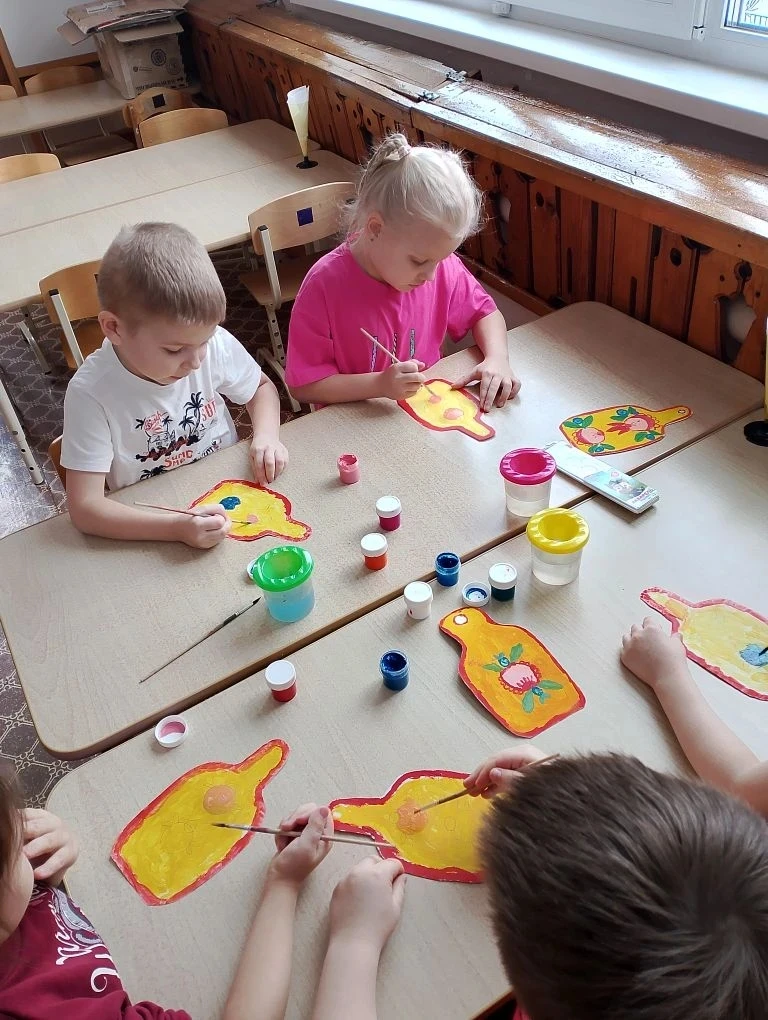 🎨 Сегодня в старшей группе прошло увлекательное развивающее занятие, посвященное город...