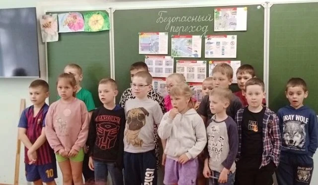 4 день в лагере дневного пребывания в отряде «Круг друзей» начался, как обычно, с зарядки. Затем был