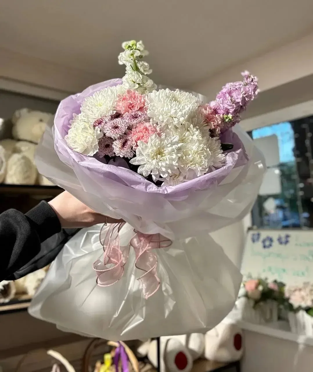 😊  Хотите улыбку? Подарите цветы