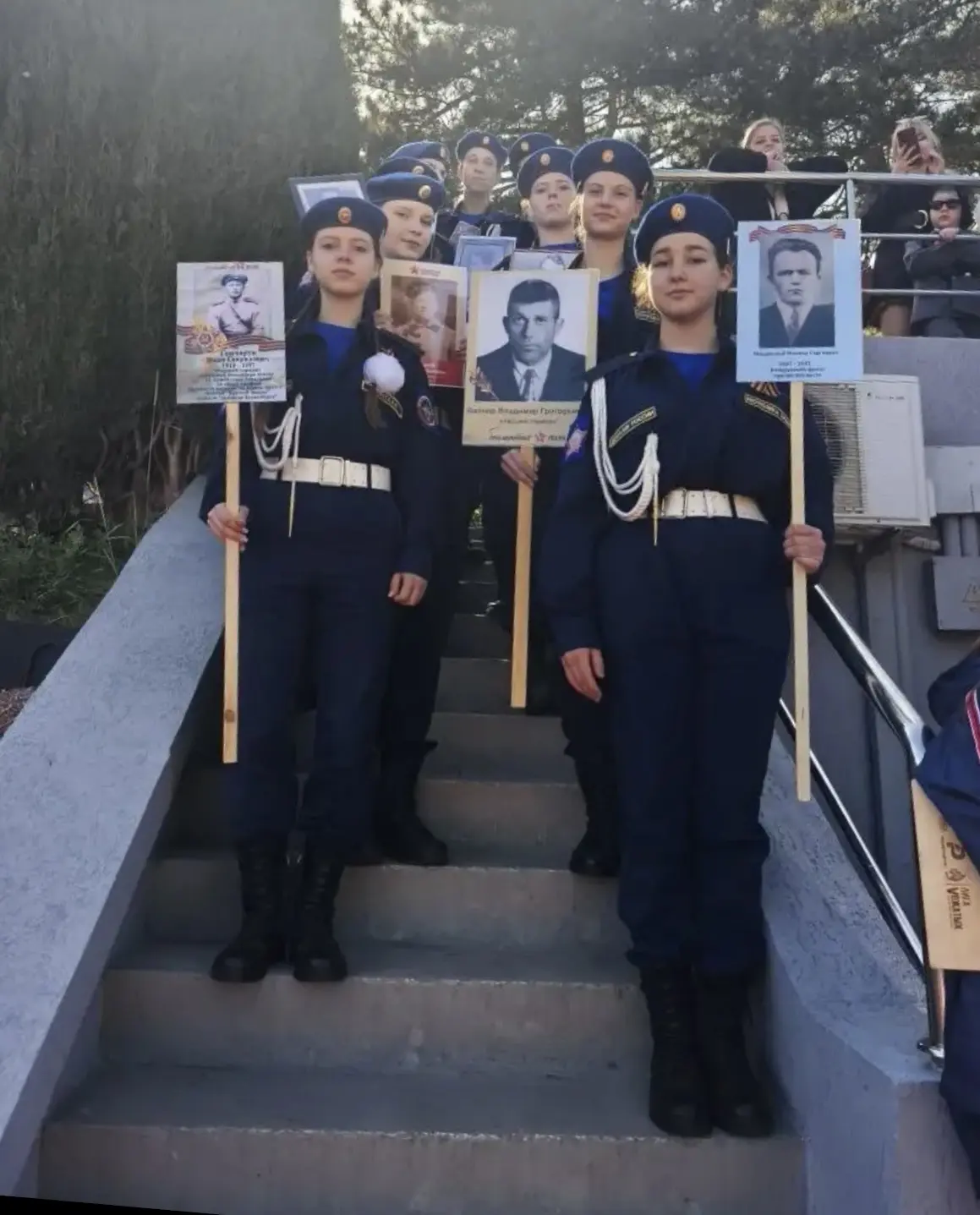 9 мая курсанты ВПК "Родная гавань" (руководитель Варавва С.В) МБОУ «Школа-лицей» №3 им.А.С.Макаренко