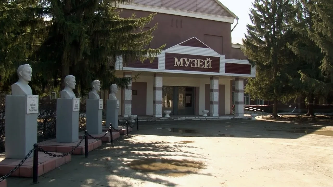 Сегодня 14 июля, погода +23°C. Незначительная облачность, ветер легкий, северный 3.3 м/с. Относитель