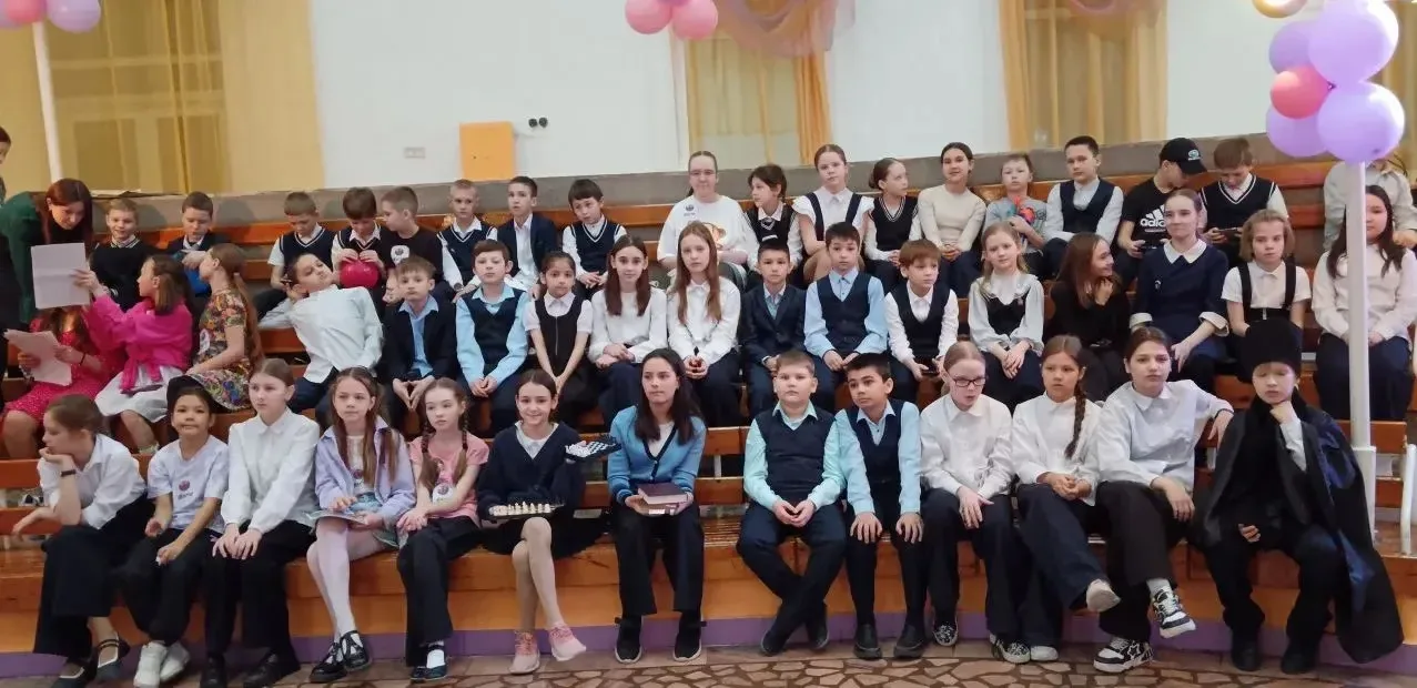 🎭Школьный театральный фестиваль  Благодаря таланту и энтузиазму учителей и учеников начальных классо