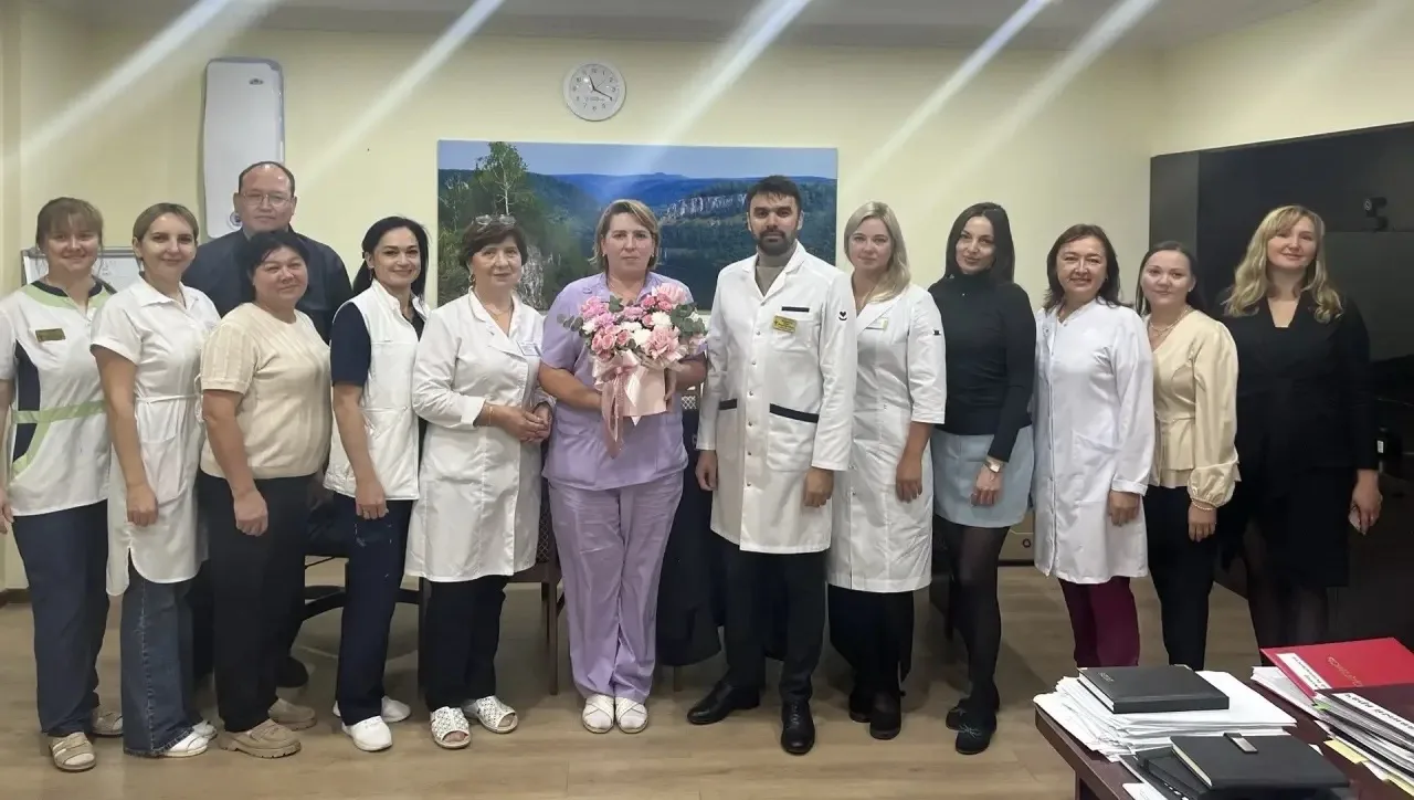 💐От всего нашего коллектива Чишминской ЦРБ сердечно поздравляем с днём рождения главну...