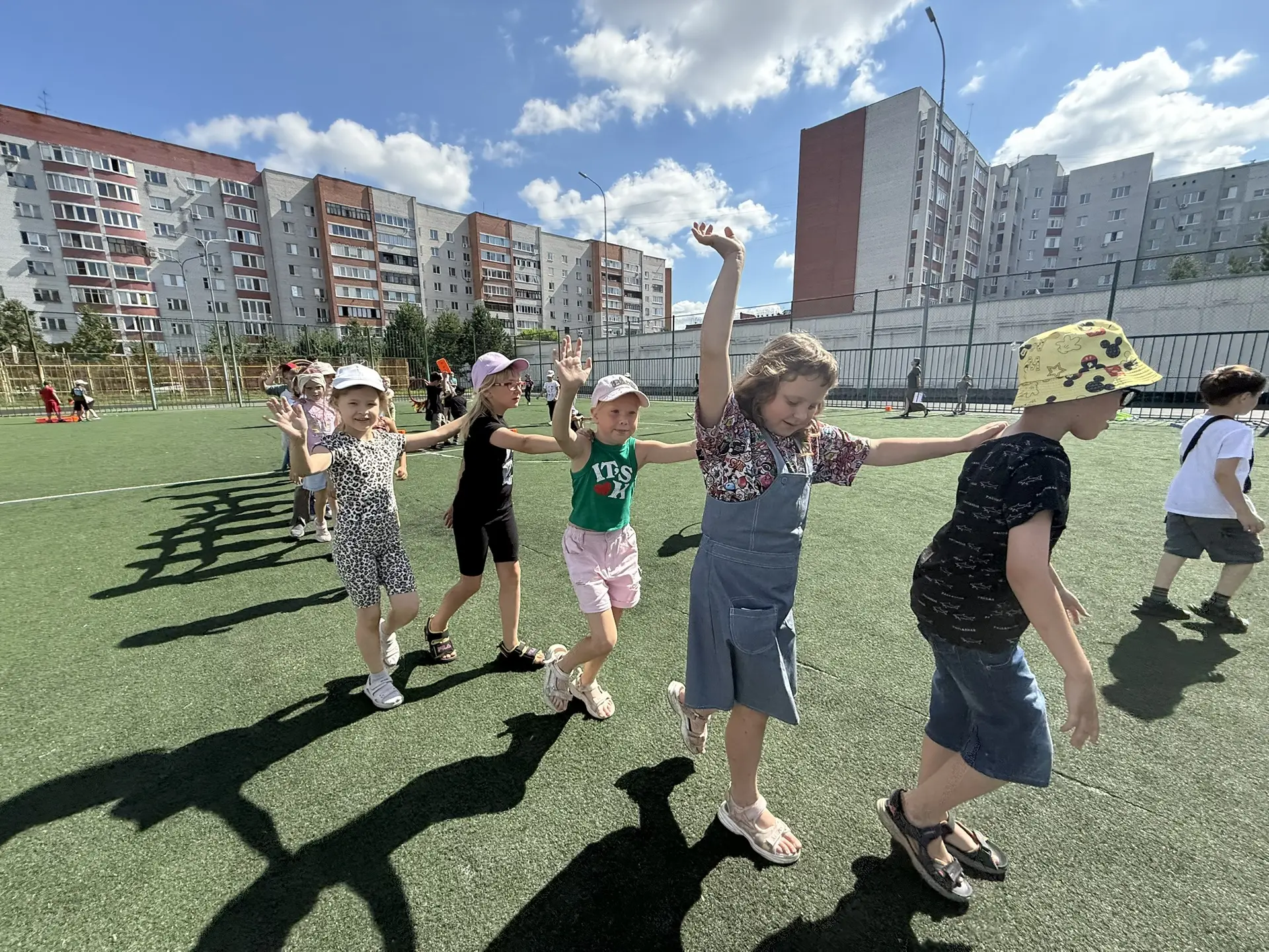 Сегодня в лагере день дорожной безопасности. Мы превратили изучение ПДД в настоящий квест! Было позн