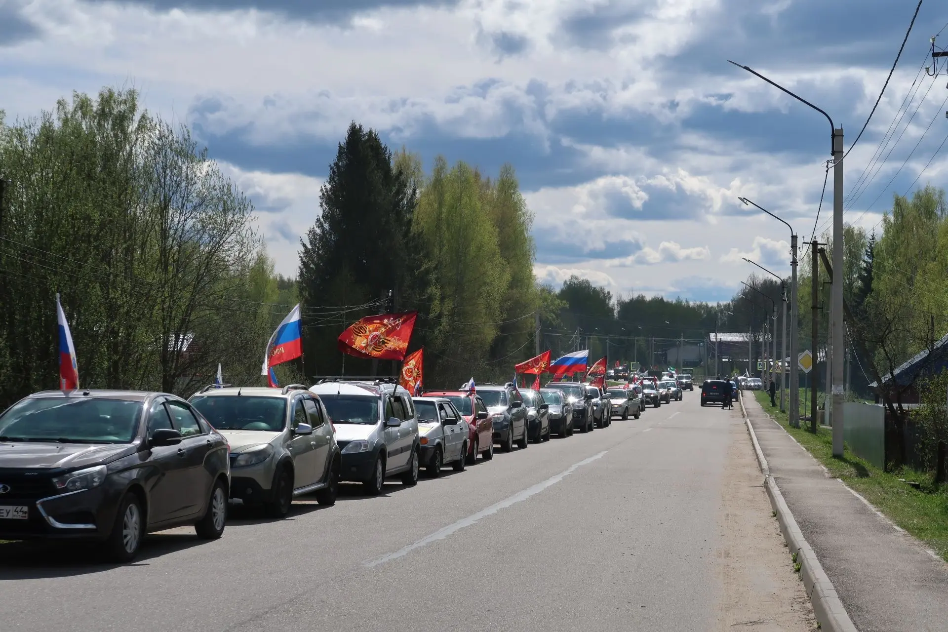 В Костромском районе прошёл традиционный автопробег «Память священна», приуроченный к 8...