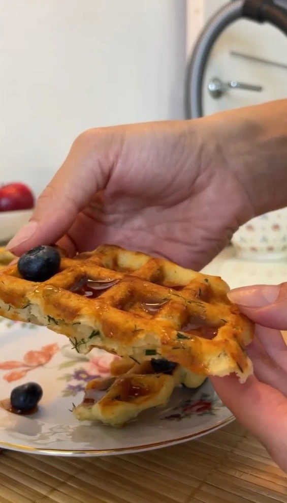 Сырные вафли с укропом
